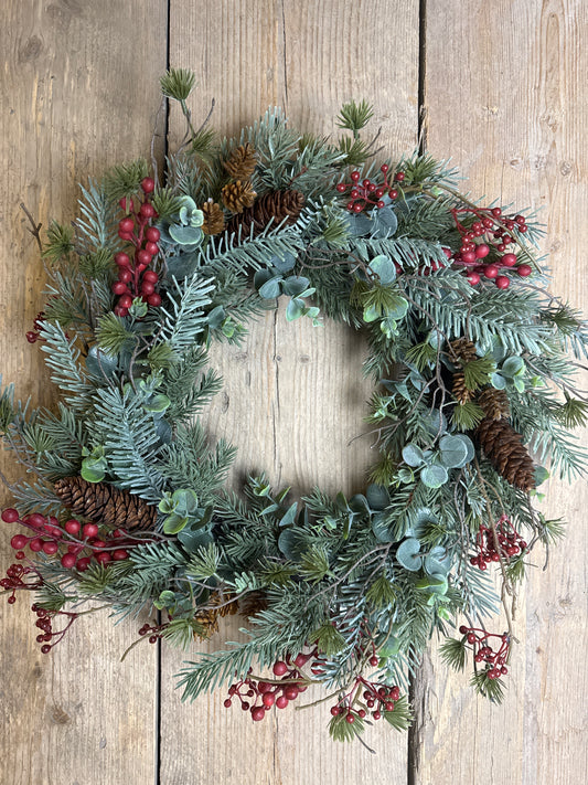 Winterkranz „Eukalyptus & Beeren“ – künstlich, naturgetreu & langlebig