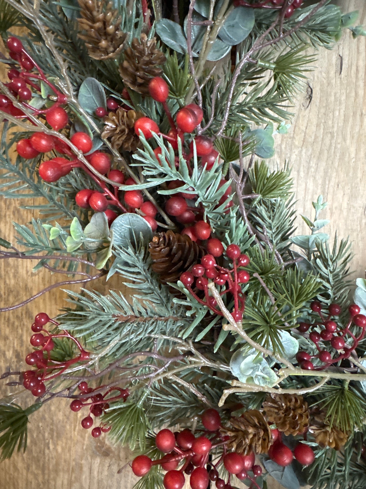 Winterkranz „Eukalyptus & Beeren“ – künstlich, naturgetreu & langlebig