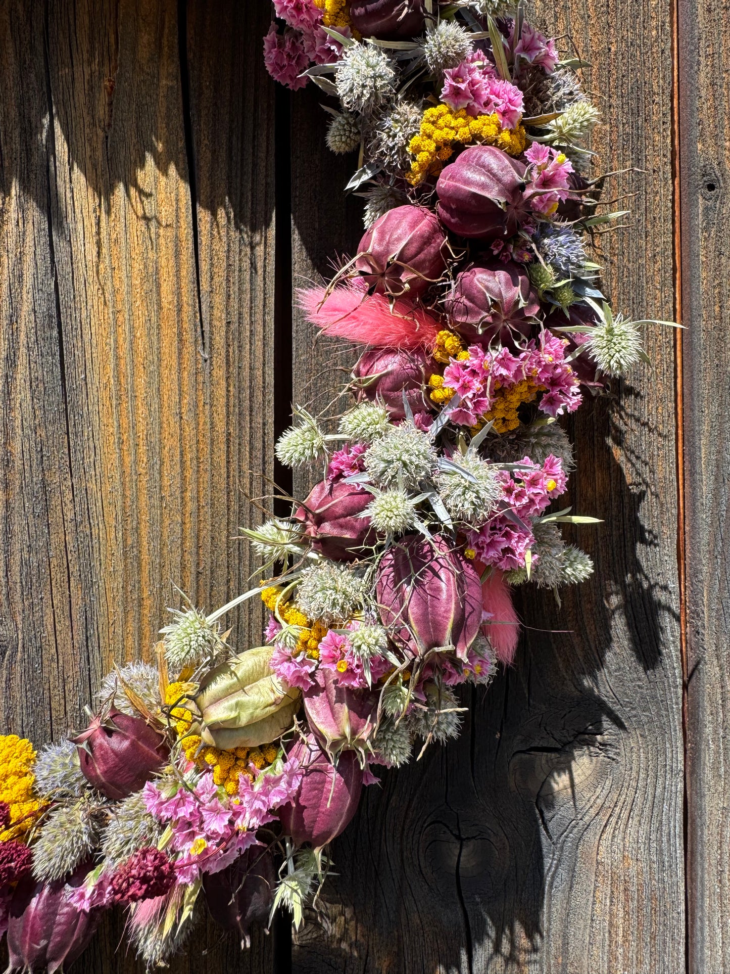 Trockenblumenkranz „Beerenzauber“ – 30 cm | Handgefertigter Kranz in Pink, Bordeaux & Naturtönen