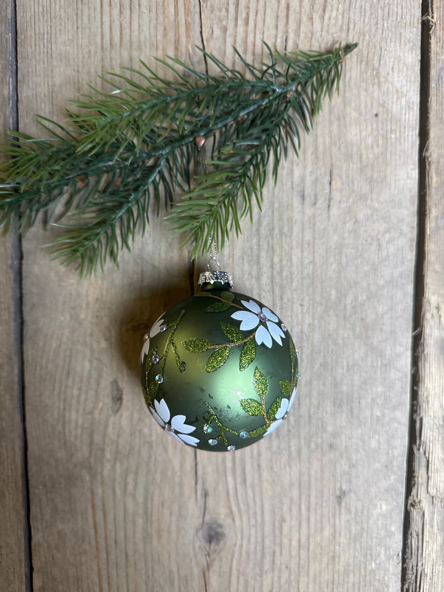 WHITE FLOWERS Glaskugel