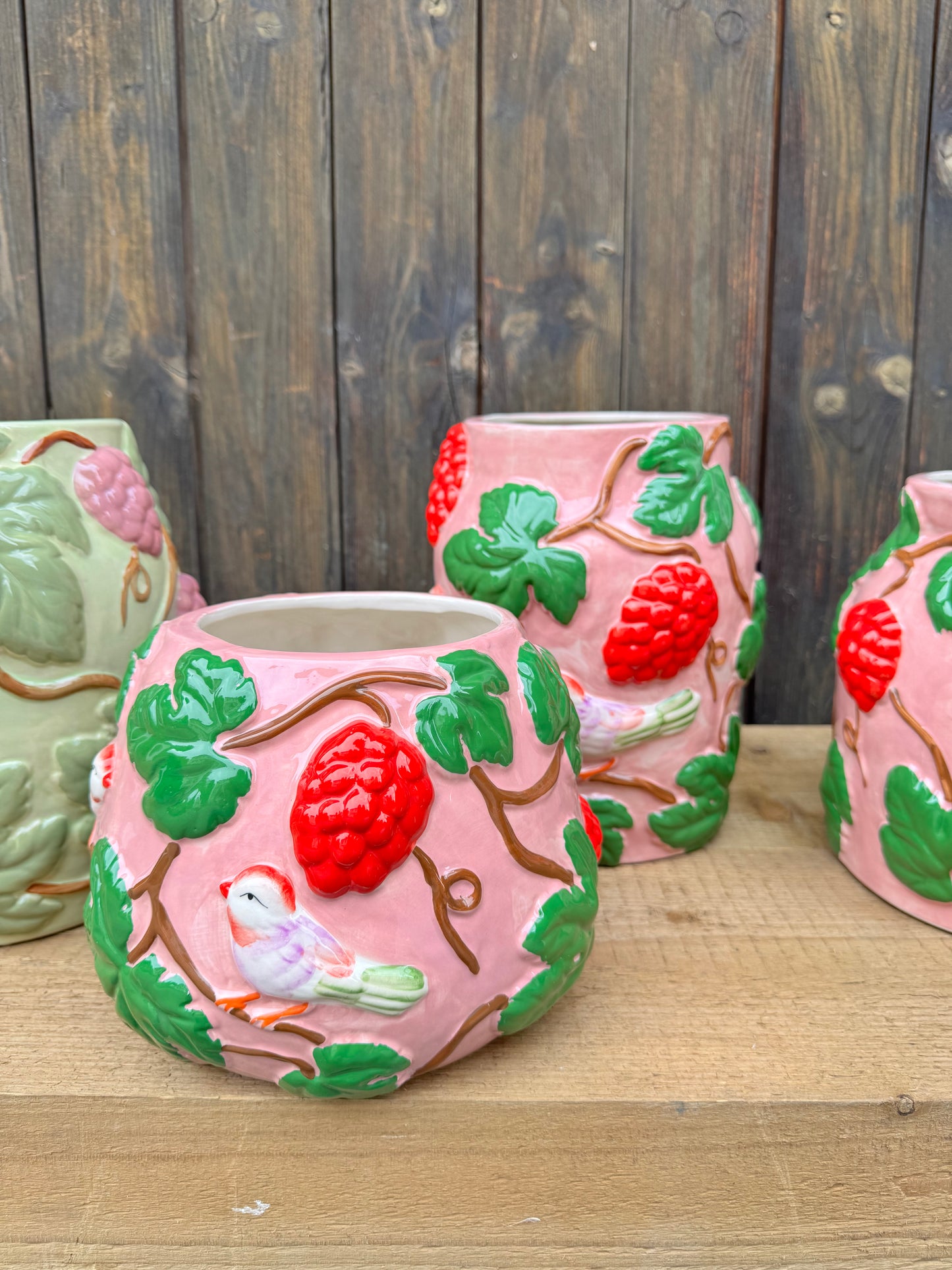 🐦 Keramikvase Beerenzauber – Handmade-Charme mit Vogelgesang